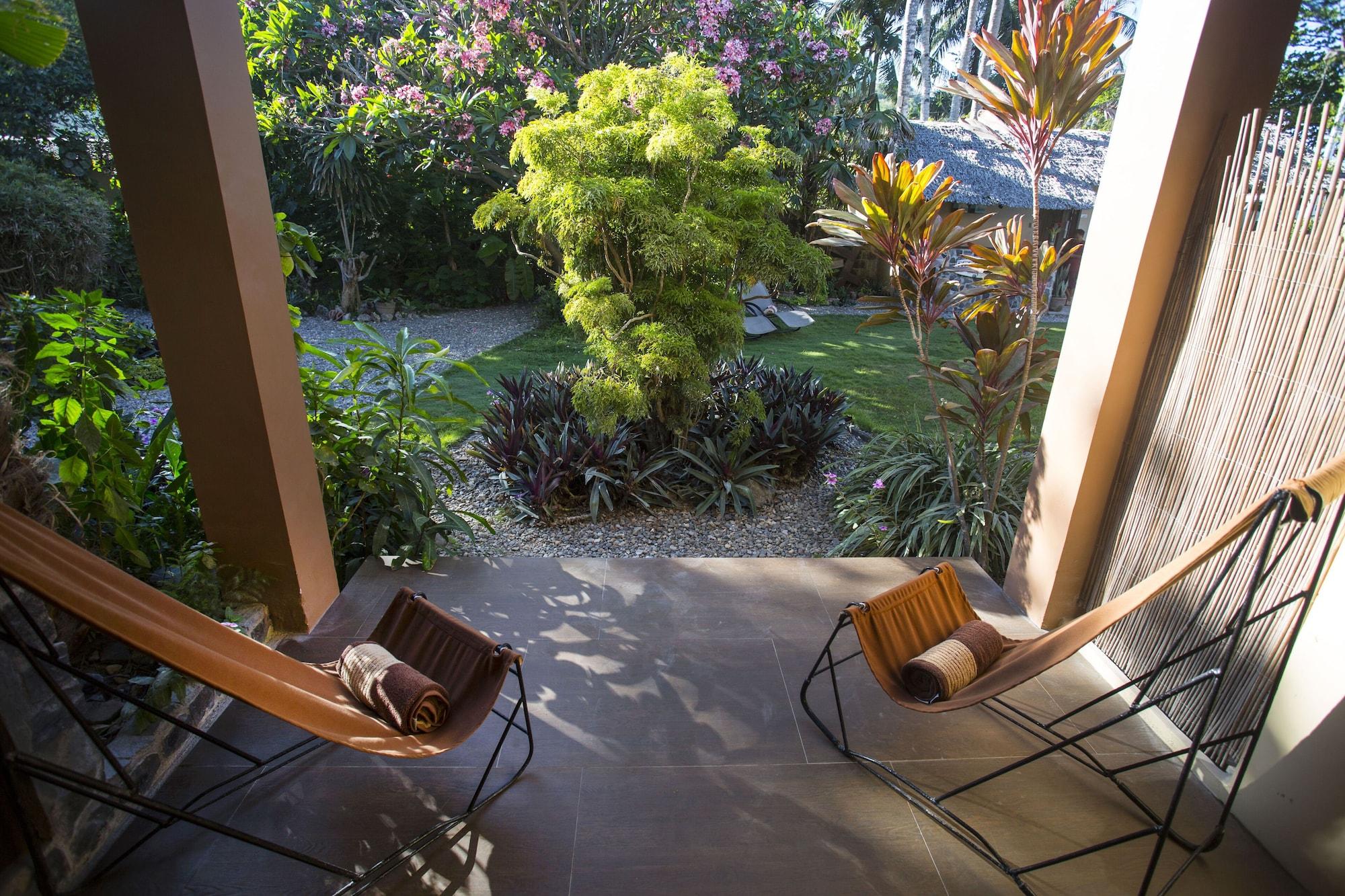 Reef Retreat Resort Balabag  Luaran gambar