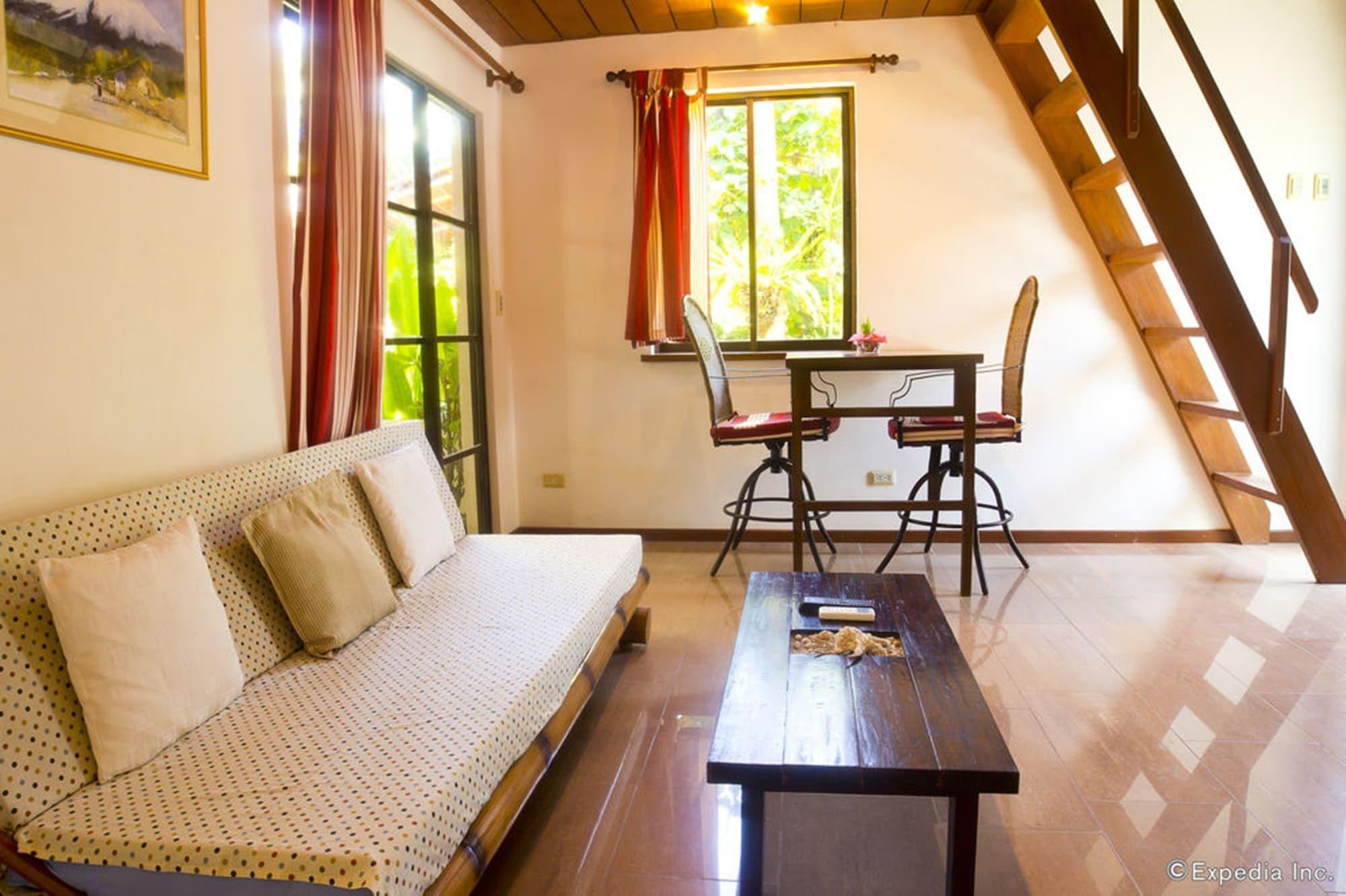 Reef Retreat Resort Balabag  Luaran gambar