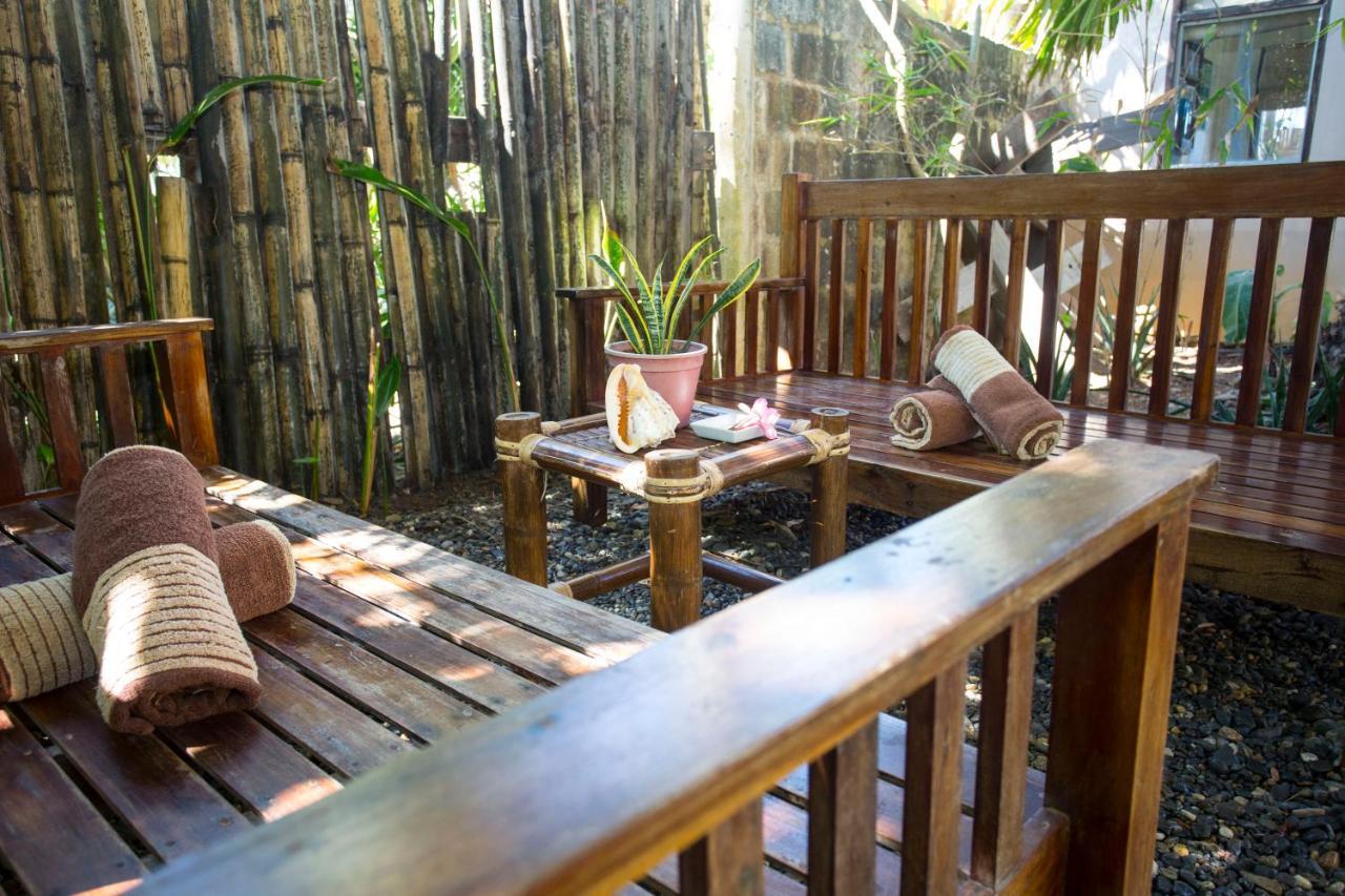 Reef Retreat Resort Balabag  Luaran gambar
